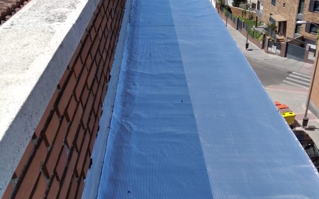 Tela asfaltica sobre tejados y balcones